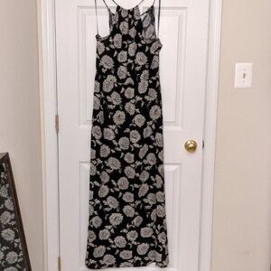 Forever 21 Black White Floral Maxi Dress